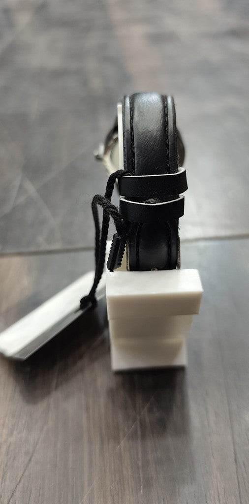 KAIBO Casual Leather Strap Quartz Watch
