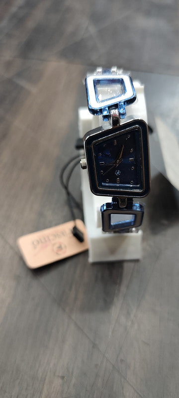 Geometric Bracelet Analog Watch in Deep Blue