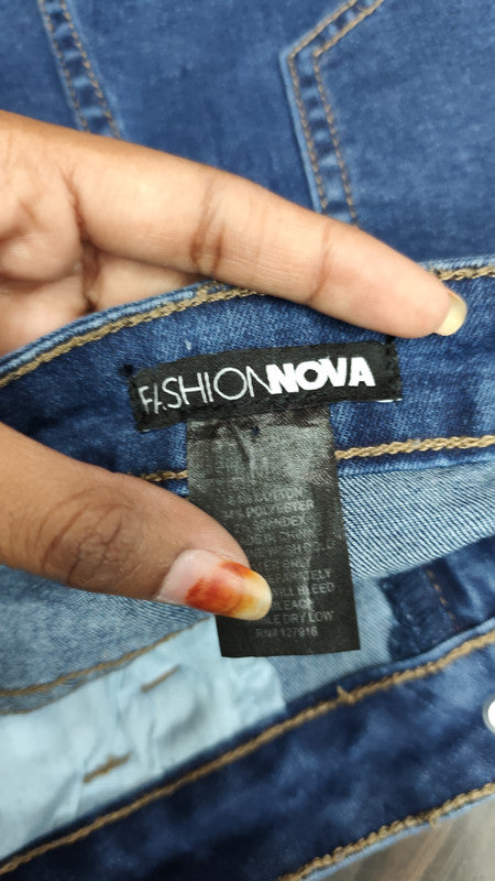 High-Rise Denim Shorts : Size 26