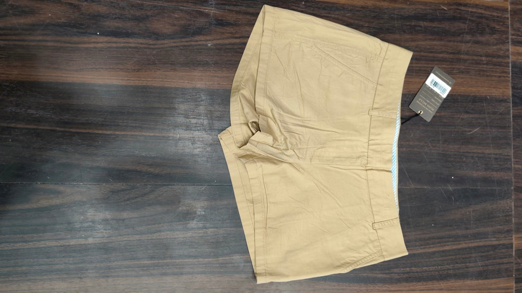 Mid-Rise Chino Shorts in Khaki : Size 32