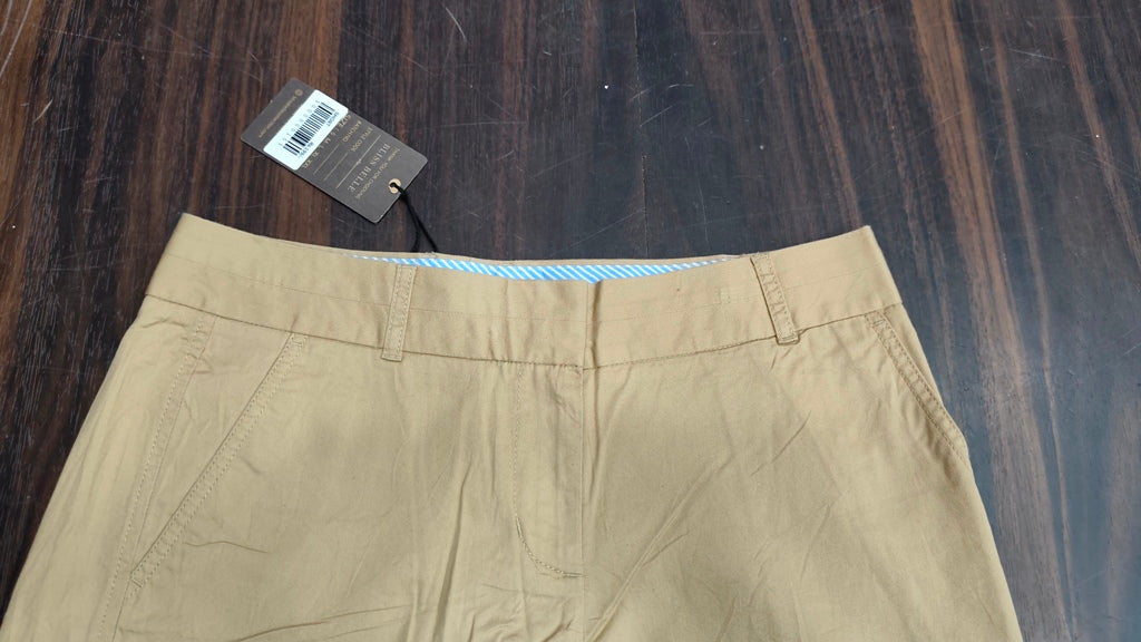 Mid-Rise Chino Shorts in Khaki : Size 32