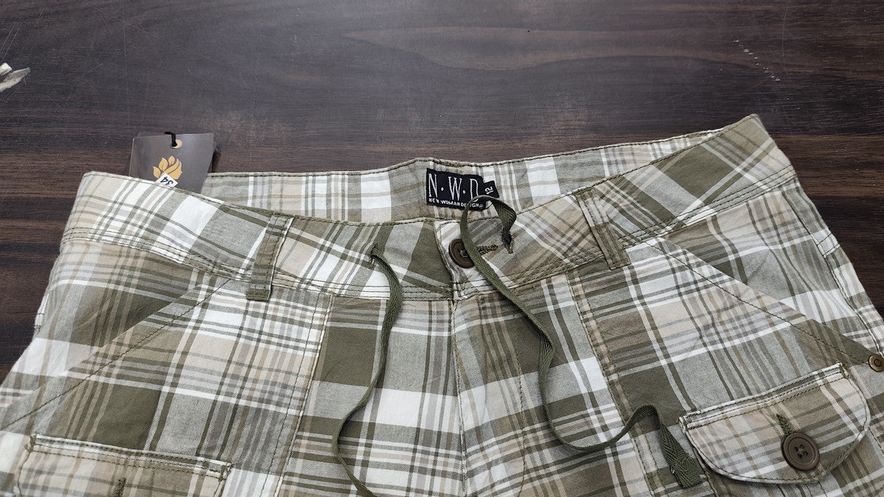 Plaid Cargo Shorts : Size 34