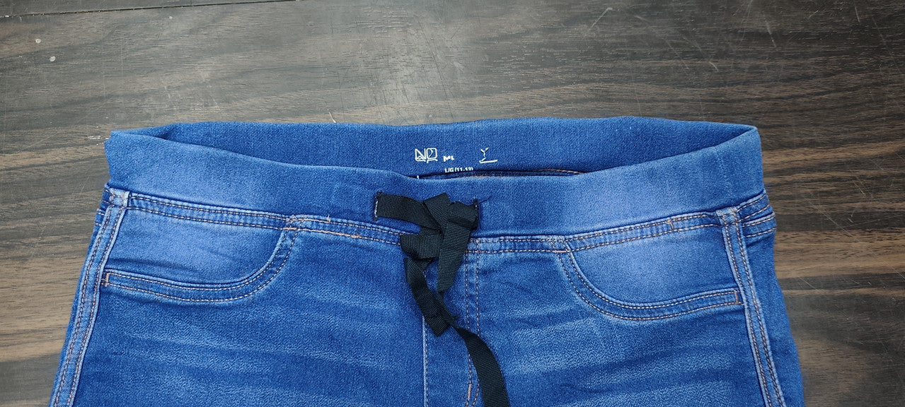Girls' Washed Denim Pull-On Shorts : Size 32