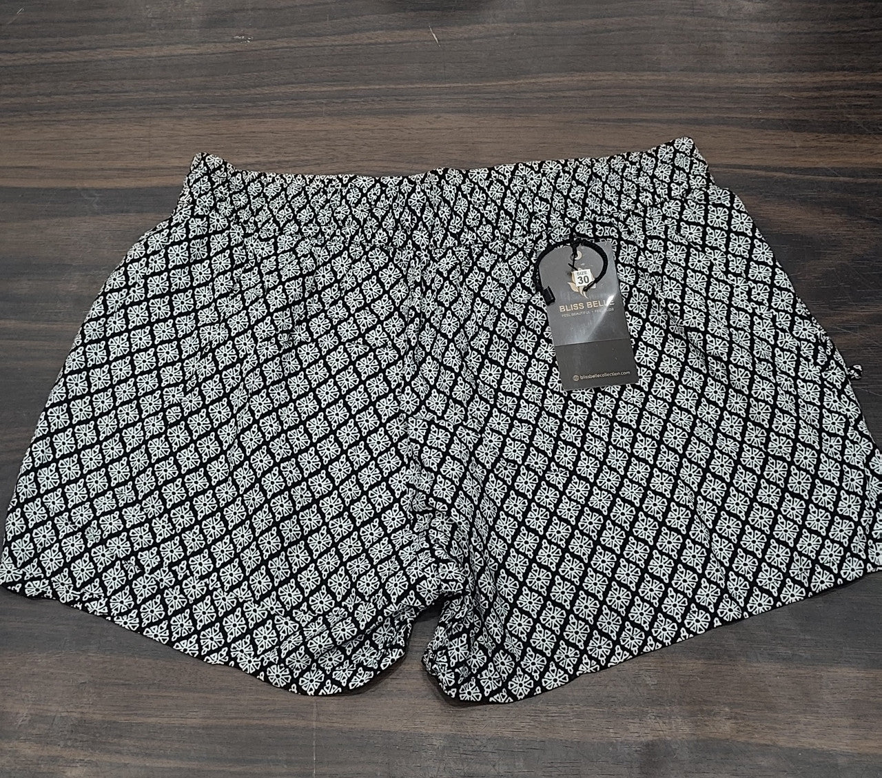 Old Navy Black & White Patterned Shorts : Size 28