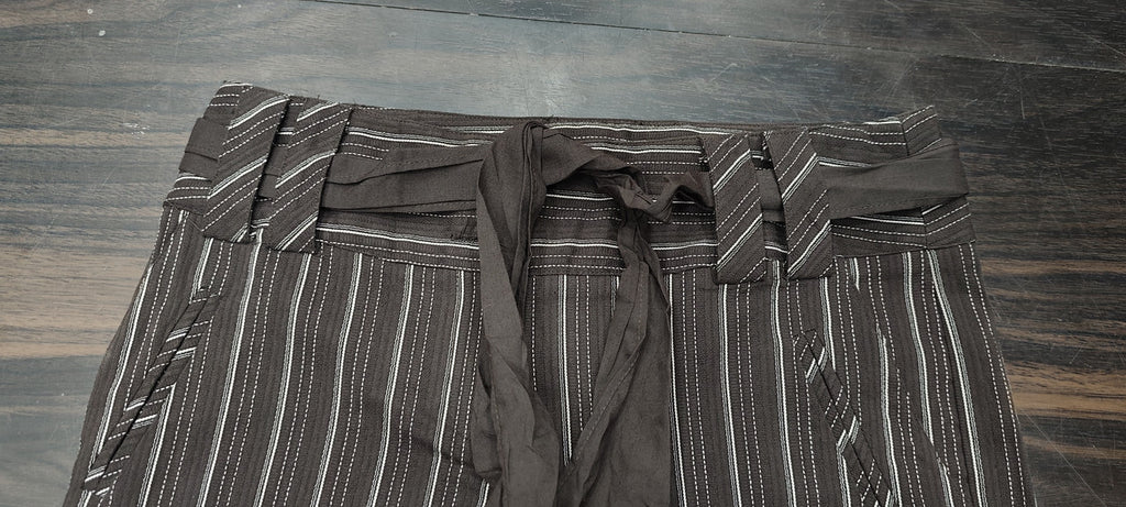 Black and White Pinstripe Belted Culottes : Size 32