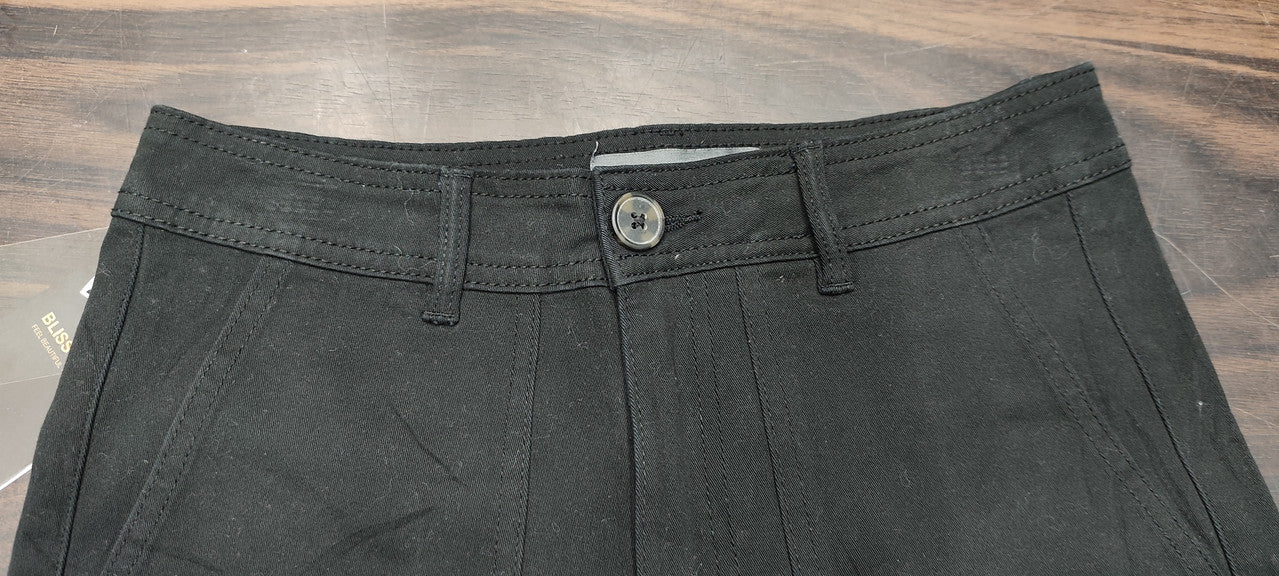 H&M High-Waisted Utility Shorts : Size 32