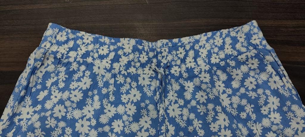 Women's Old Navy Floral Everyday Shorts : Size 32