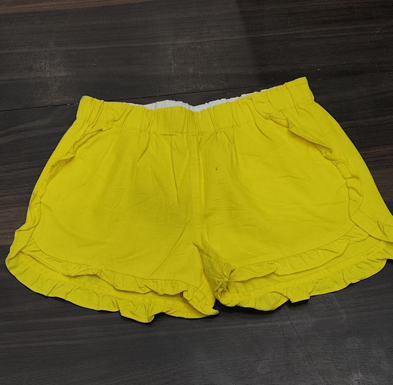 Yellow Ruffle Hem Shorts : Size 28