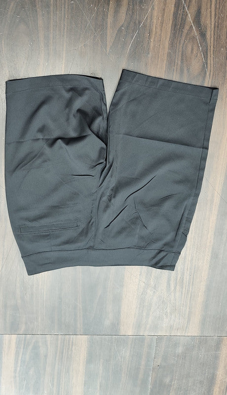 Black Performance Golf Shorts : Size 32