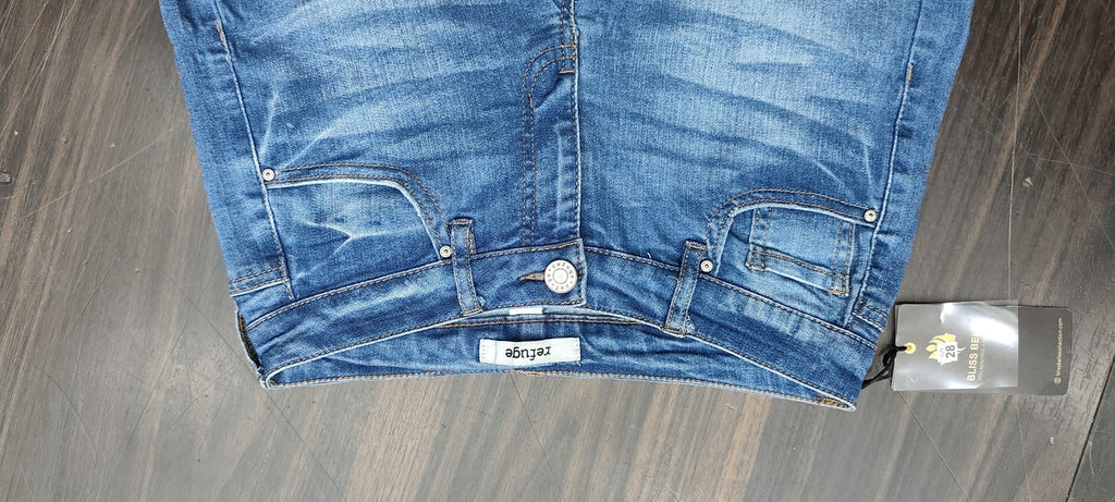 Refuge Women's Mid-Rise Cuffed Denim Shorts – Classic Medium Wash : Size 28