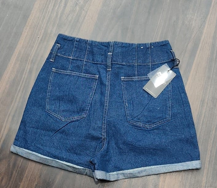 Women's Ultra High-Rise Pleated Mom Denim Shorts : Size 30