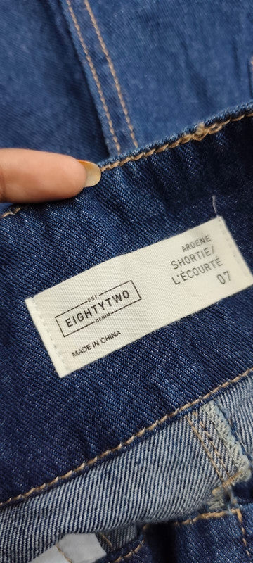 Women's Ultra High-Rise Pleated Mom Denim Shorts : Size 30