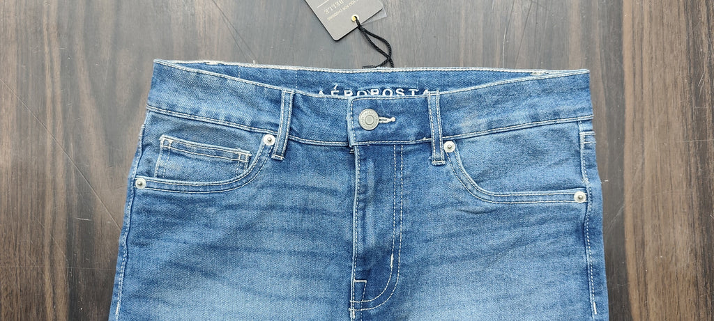 Women's Mid-Rise Distressed Frayed Denim Shorts : Size 30