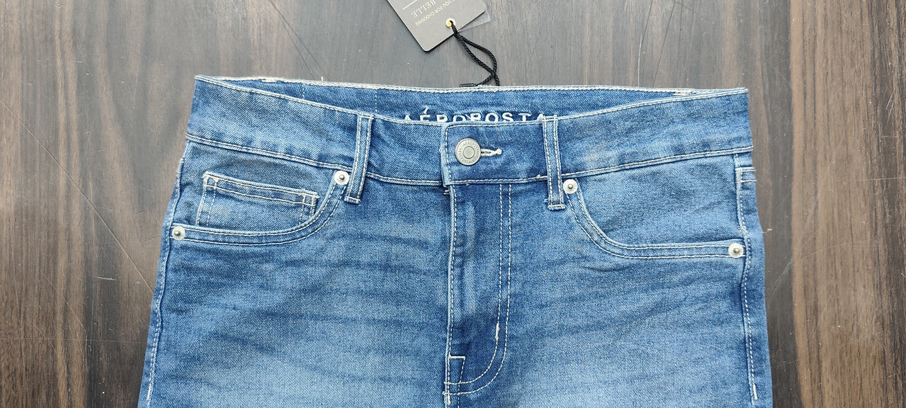 Women's Mid-Rise Distressed Frayed Denim Shorts : Size 30