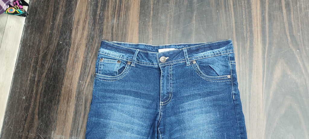 Mid-Rise Blue Cuffed Denim Shorts for Women : Size 38