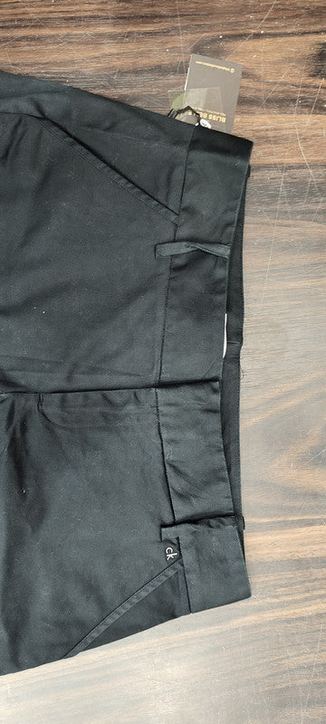 Calvin Klein Women's Low-Rise Cuffed Chino Shorts – Black : Size 34