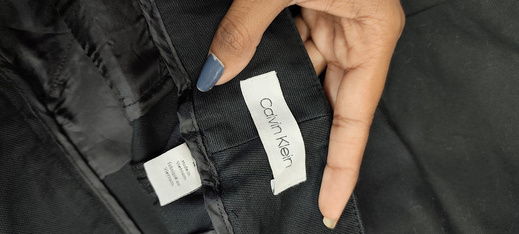 Calvin Klein Women's Low-Rise Cuffed Chino Shorts – Black : Size 34