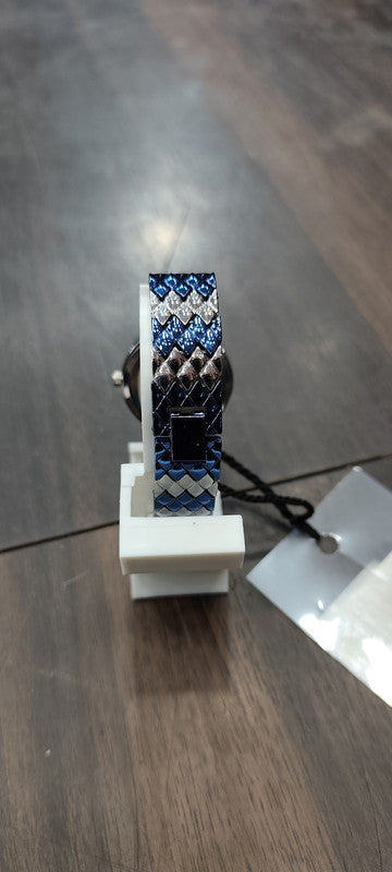 Fascino Women's Blue Textured Dial Metal Bracelet Watch