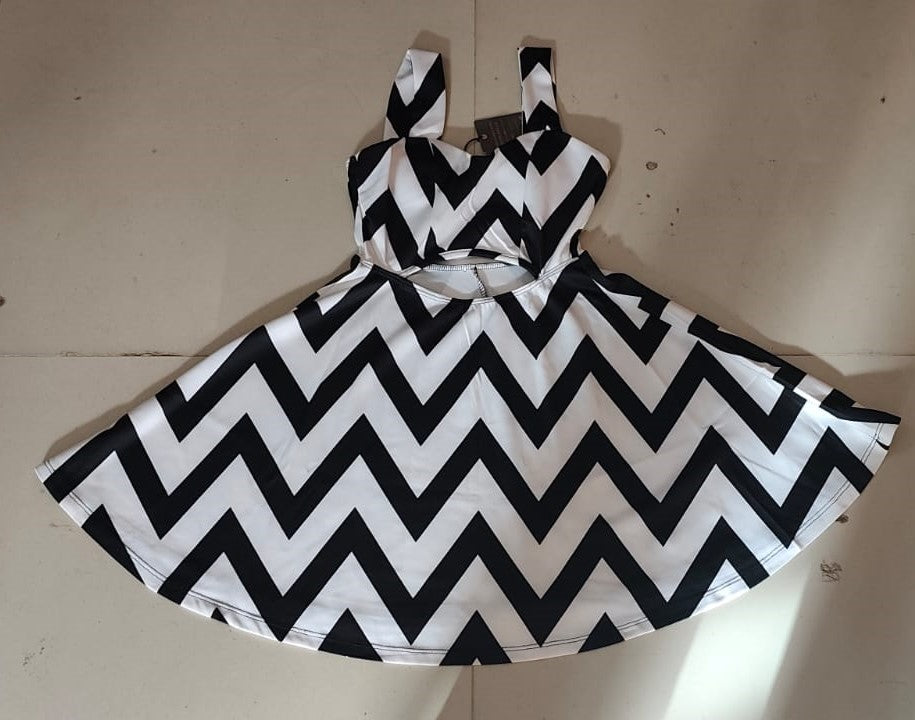 Women's Black & White Chevron Cut-Out Skater Dress - Size: XXS