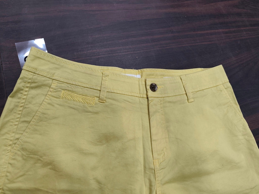 Women's Yellow Chino Shorts : Size 32